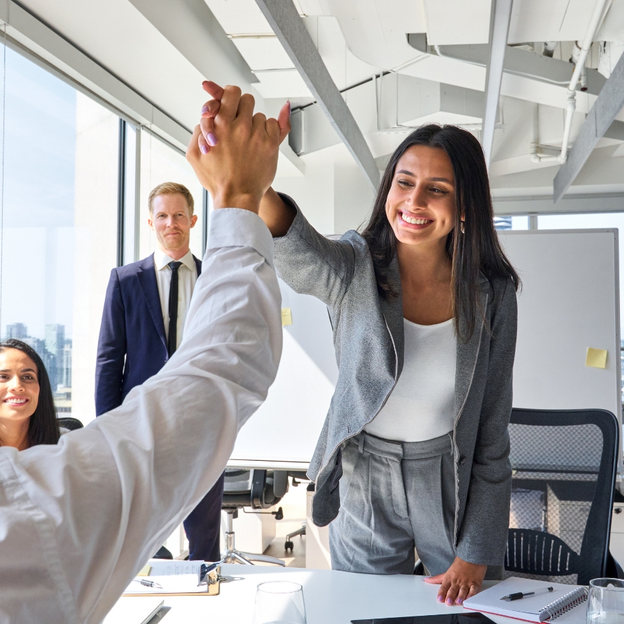 Cómo gestionar y liderar los cambios en la estructura de tu empresa